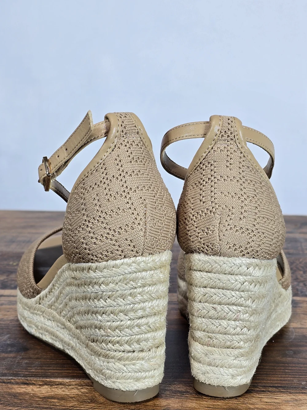 Cosy Island stylish beige